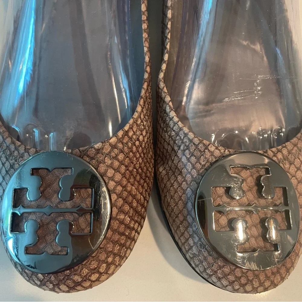 TORY BURCH Brown Tan Ballet Flats! Snake Pattern. Rubber Logo Soles! Silver 7.5